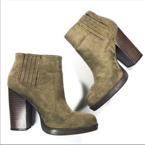 Zara Trafaluc Suede Boots